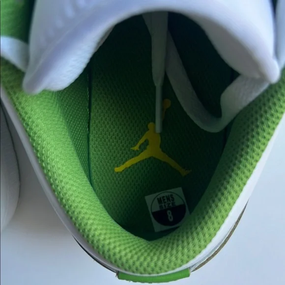 Air Jordan 1 Low SE Green and White Sneakers